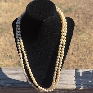 Elegant Faux Pearl Necklace